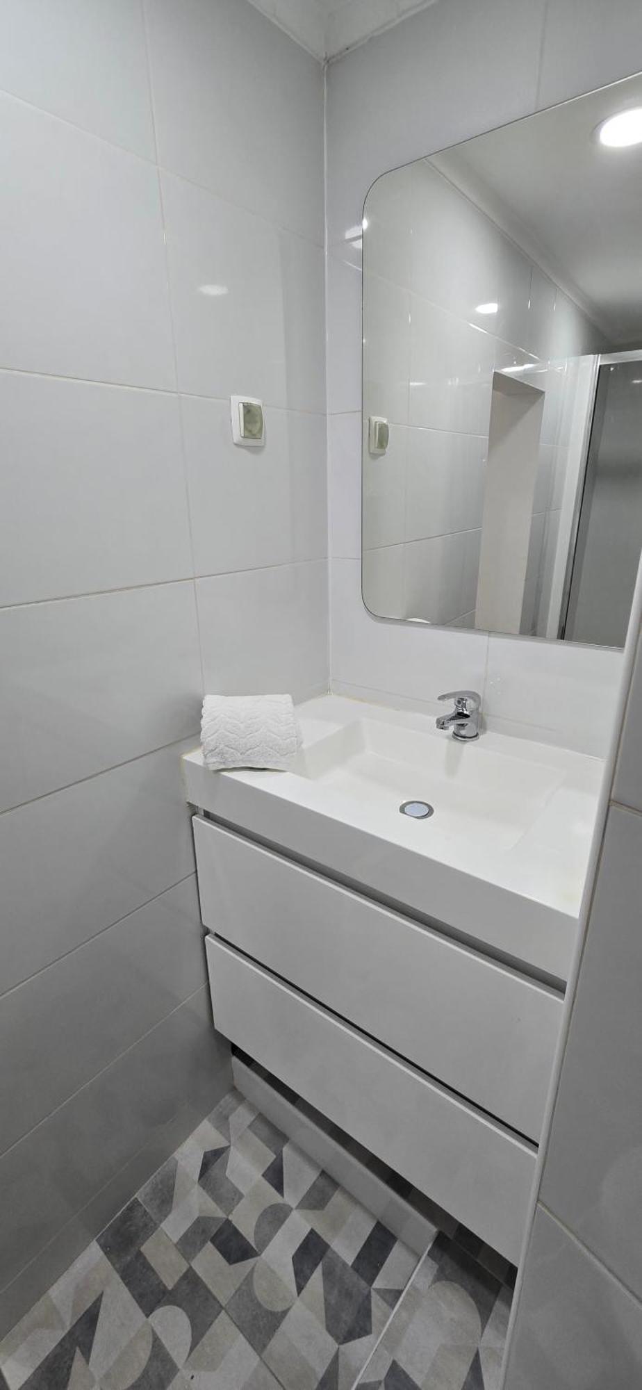 Apolonia River View Apartment