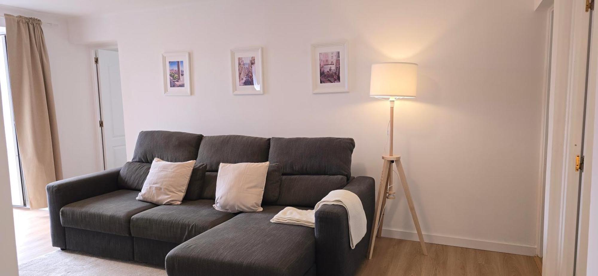Apolonia River View Apartment